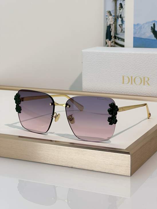 Picture of Dior Sunglasses _SKUfw80880229fw